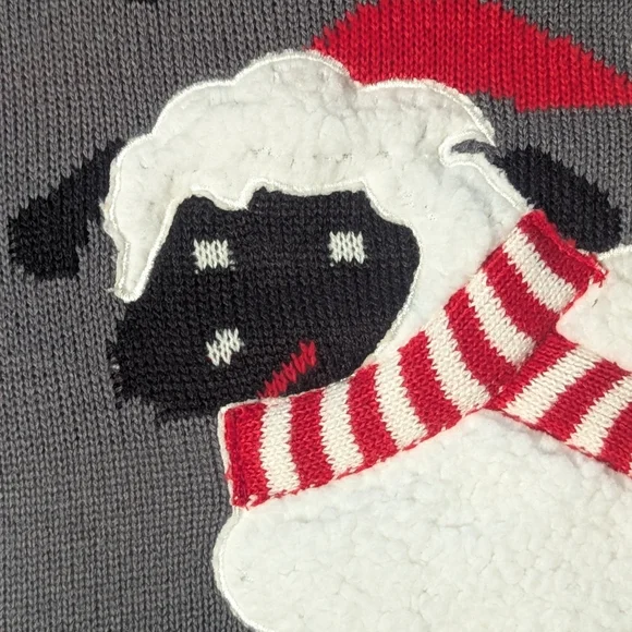 ➕ Forever 21+ Fleece Navidad Graphic Ugly Christmas Sweater | Size 3X - Picture 7 of 10